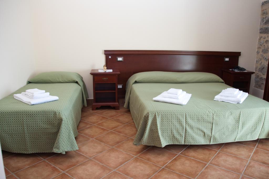 Agriturismo Valle Dell'Etna Roccella Valdemone Room photo